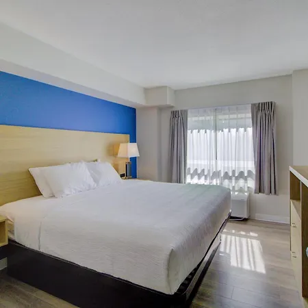 Baymont By Wyndham Gold River Exterior photo