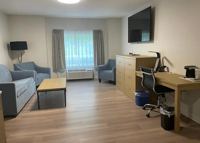 Baymont By Wyndham Gold River