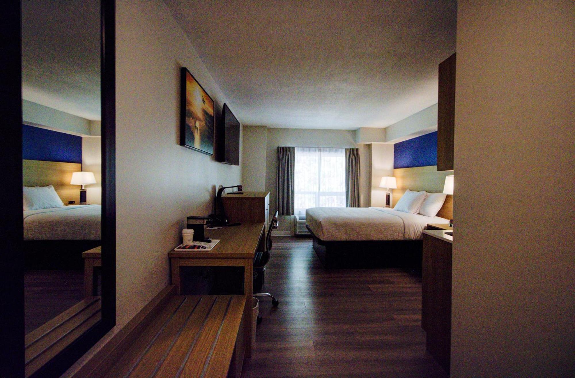 Baymont By Wyndham Gold River